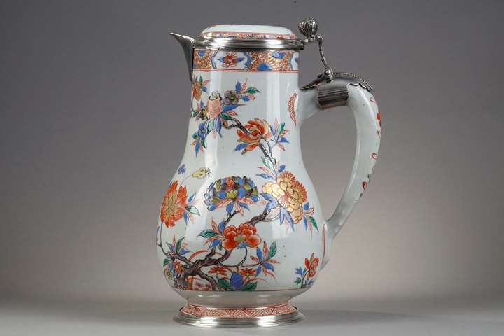 Porcelain ewer and cover Famille Verte with flowers decor - Silver mount occidental